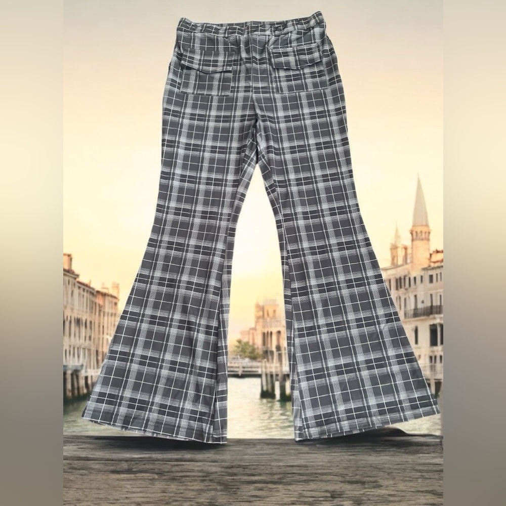 HALARA WOMEN FLARE PLAD PANTS . XLTall. NWTG
